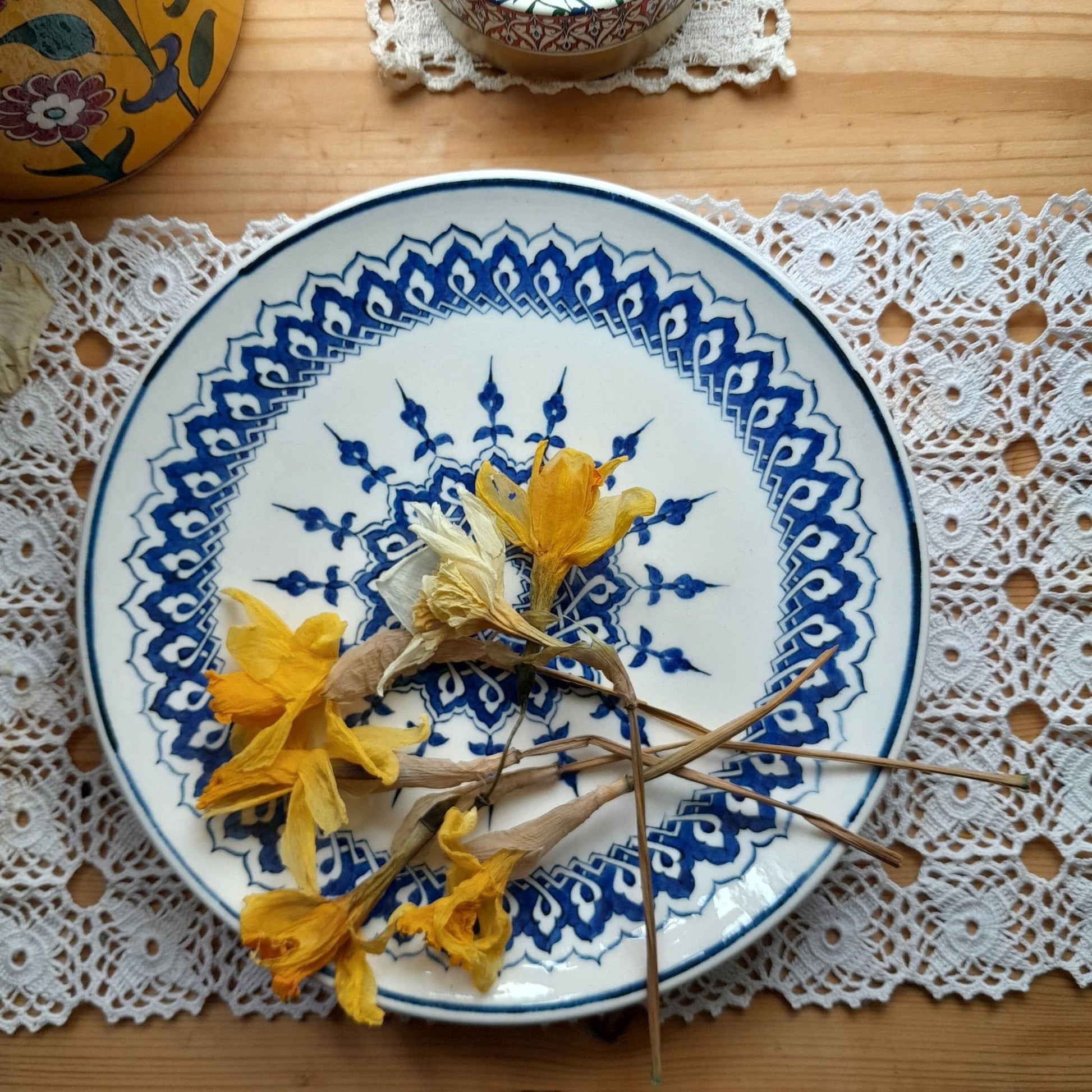 small iznik plate, blue and white colour, geometric  motif